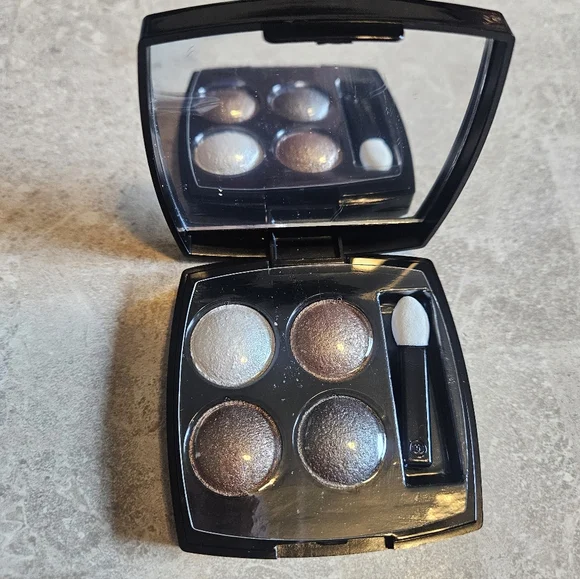 Chanel Eyeshadow Palette - Picture 4 of 4